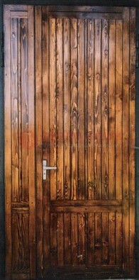 Коричневая металлическая дверь с евровагонкой ДЕ-10 в Троицке