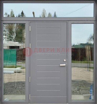 Серая стальная дверь с панелью МДФ и стеклянными фрамугами ДФГ-28 в Троицке