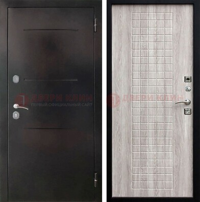 Черная железная дверь с порошковым покрытием и филенчатой МДФ ДП-221 в Троицке