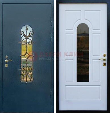 Входная дверь Дверь со стеклом и ковкой ДСК-71 для кирпичного дома в Троицке