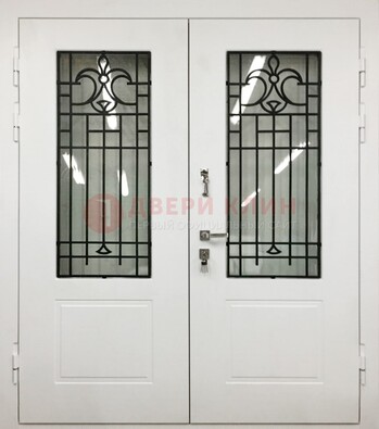 Белая двухстворчатая уличная дверь Винорит со стеклом ДСТ-4 в Троицке