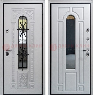 Белая стальная дверь с виноритом и ковкой снаружи ДВТ-197 в Троицке