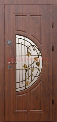 Стальная коричневая дверь с виноритом и ковкой ДВТ-82 в Троицке
